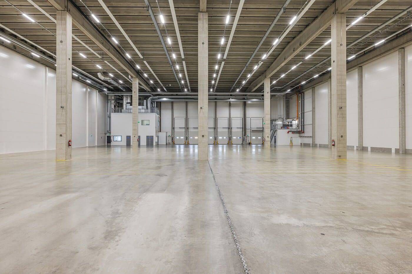 Vuokrattavana korkeaa logistiikka- ja varastotilaa Vantaalla – 2687 m²
5500 lavapaikkaa.