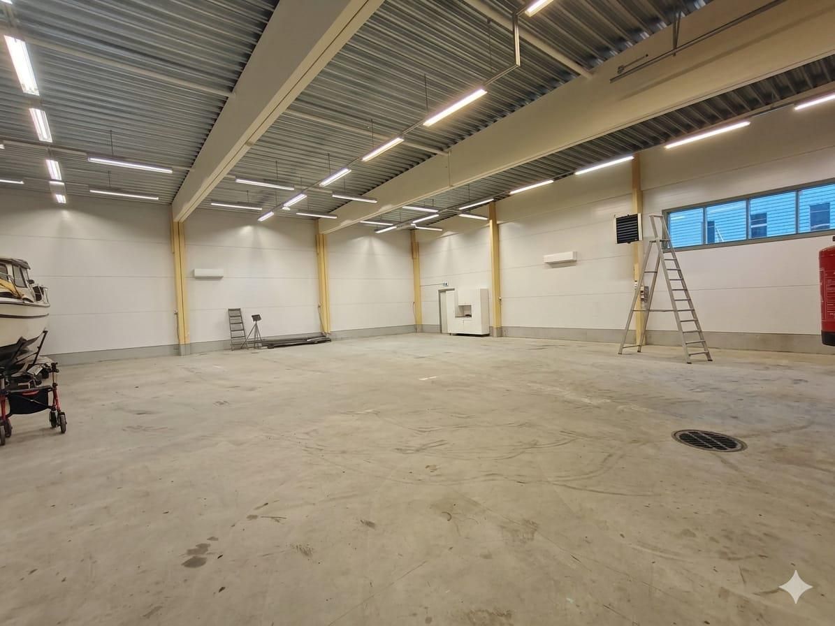 300m2 halli tuotanto- ja varastokäyttöön