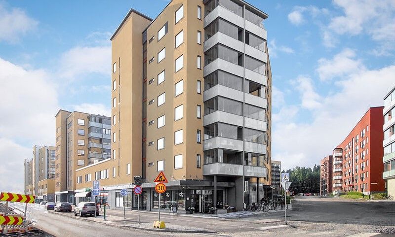 Kalevanrinteessä raitovaunulinjan varrella katutason liiketila 100 m².