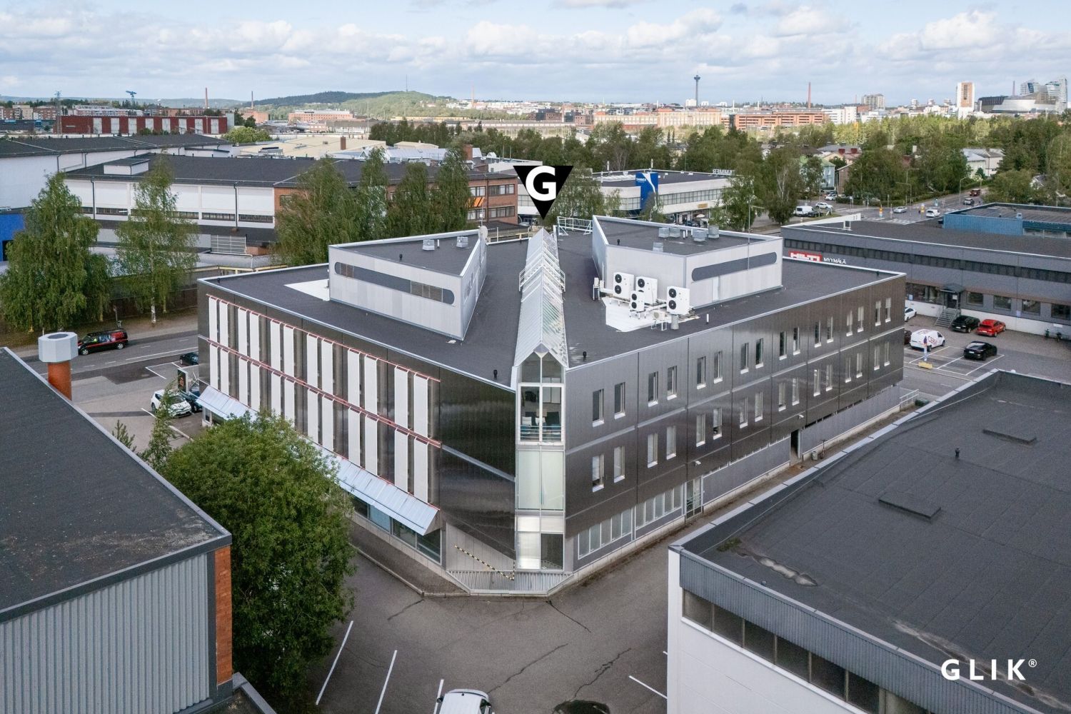 Nekalassa, hyväkuntoinen toimistohuoneisto rakennuksen ensimmäisessä kerroksessa. 
Tämä tyylikäs huoneisto on pääosin av...
