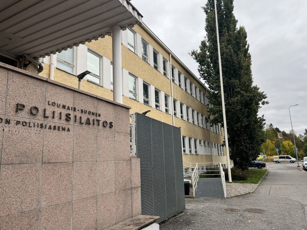 Senaatti-kiinteistöt myy Salon keskustassa sijaitsevan entisen virastotalon osoitteessa Kirkkokatu 1–3.

Vuonna 1958 val...