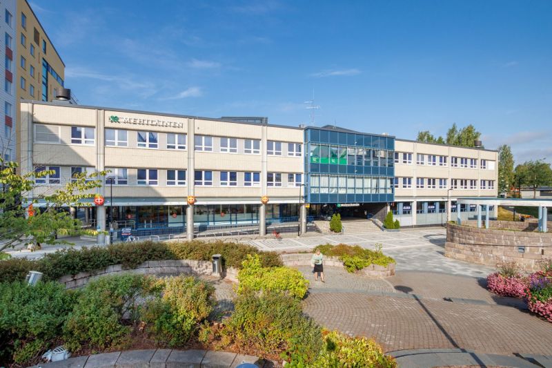 Vuokrattavana ylimmän kerroksen 727 m² toimisto  Myyrmäessä, hyvien kulkuyhteyksien varrella.