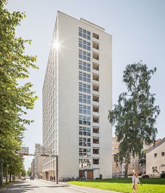 Vapautunut toimitila tarjoaa 375 m² avaraa tilaa sekä 50 m² varaston aivan Tampereen keskustan tuntumasta. Sijainti Amur...