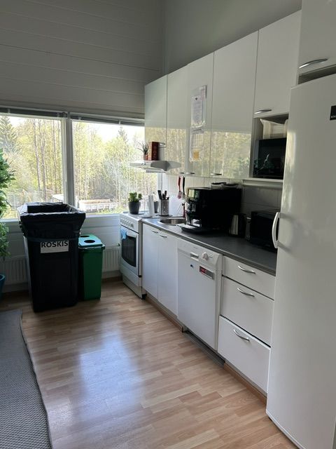 yläkerran keittiö / taukotila