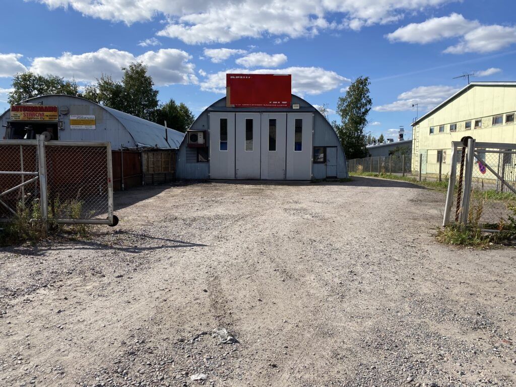 Korkeaa 160 m² hallitilaa Tattarisuon teollisuusalueelta.