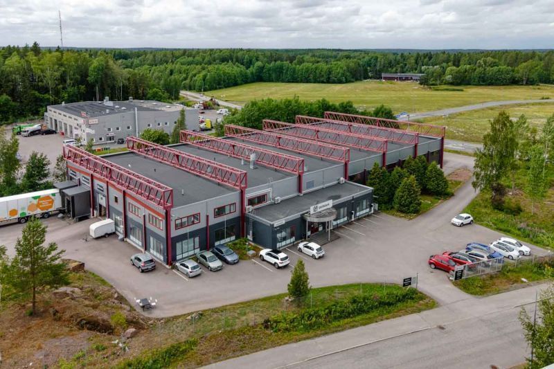 Kokonainen 3230 m²  varasto- / tuotantokiinteistö hyvällä paikalla Kehä III:n varrella.