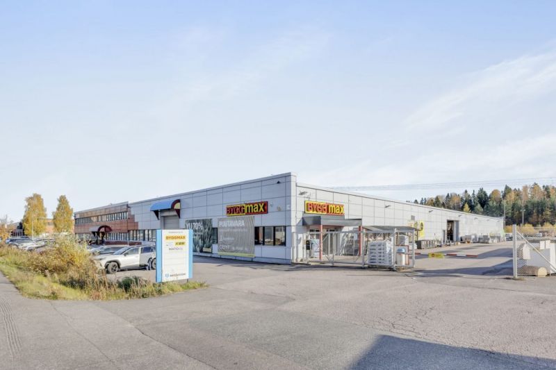 Monipuolinen, n. 2000 m² myymälä- ja tuotantotila erinomaisella sijainnilla Koskelossa