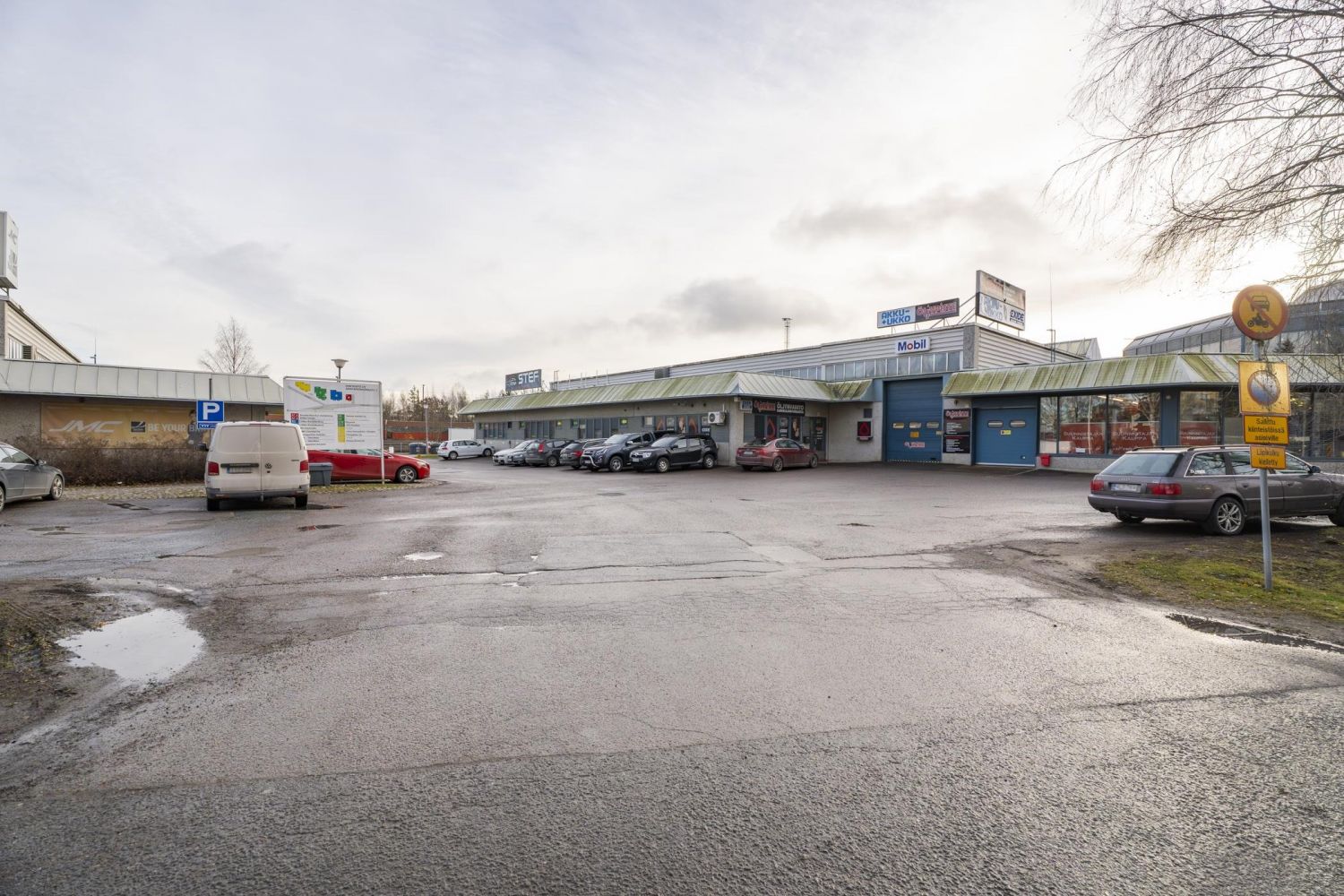 Rantaperkiön keskeisellä paikalla osakemuotoinen liiketila kaikkien tuntemasta ns. Rantaperkiön autotalosta. Yhtiö on va...