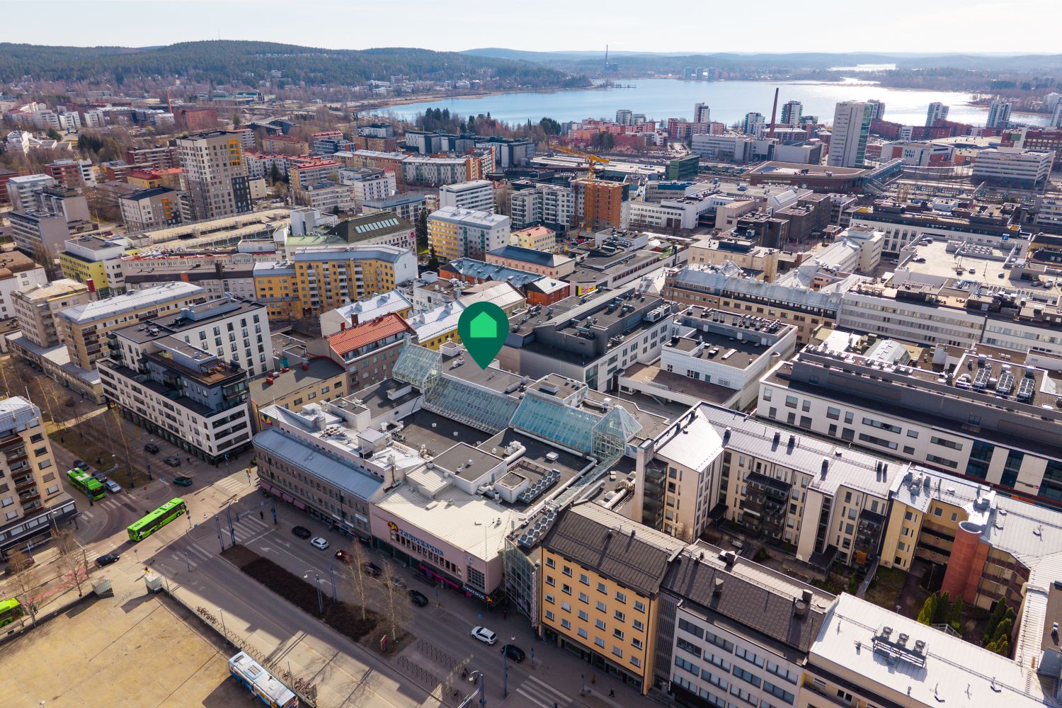 Erittäin hyväkuntoista toimistotilaa ydinkeskustasta ylimmästä kerroksesta - Vieläpä omalla kattoterassilla!

Nämä tilat...