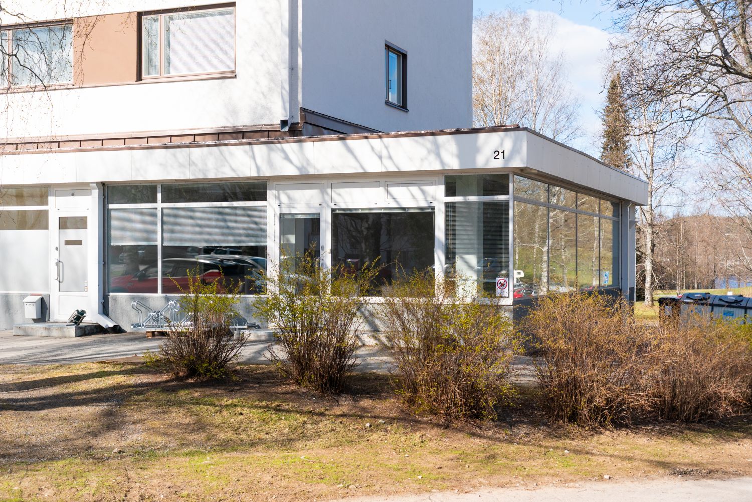 Siistikuntoinen liike- tai toimistotila Viitaniemestä heti vapaana uudelle käyttäjälle!

Toimivalla huonejaolla 146m2 li...