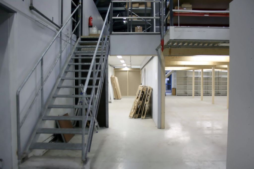 Varastotilaa Espoon Kauklahdessa. 

Tämä kuiva ja lämmitetty 68 m² varastotila sijaitsee kiinteistön 2. kerroksessa. Til...