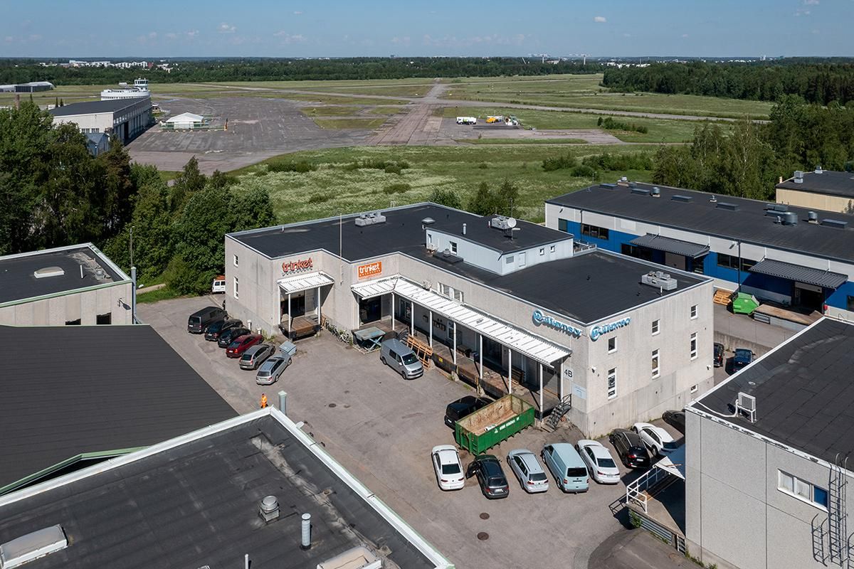 Hyttitie 4 - Toimisto 174 m²