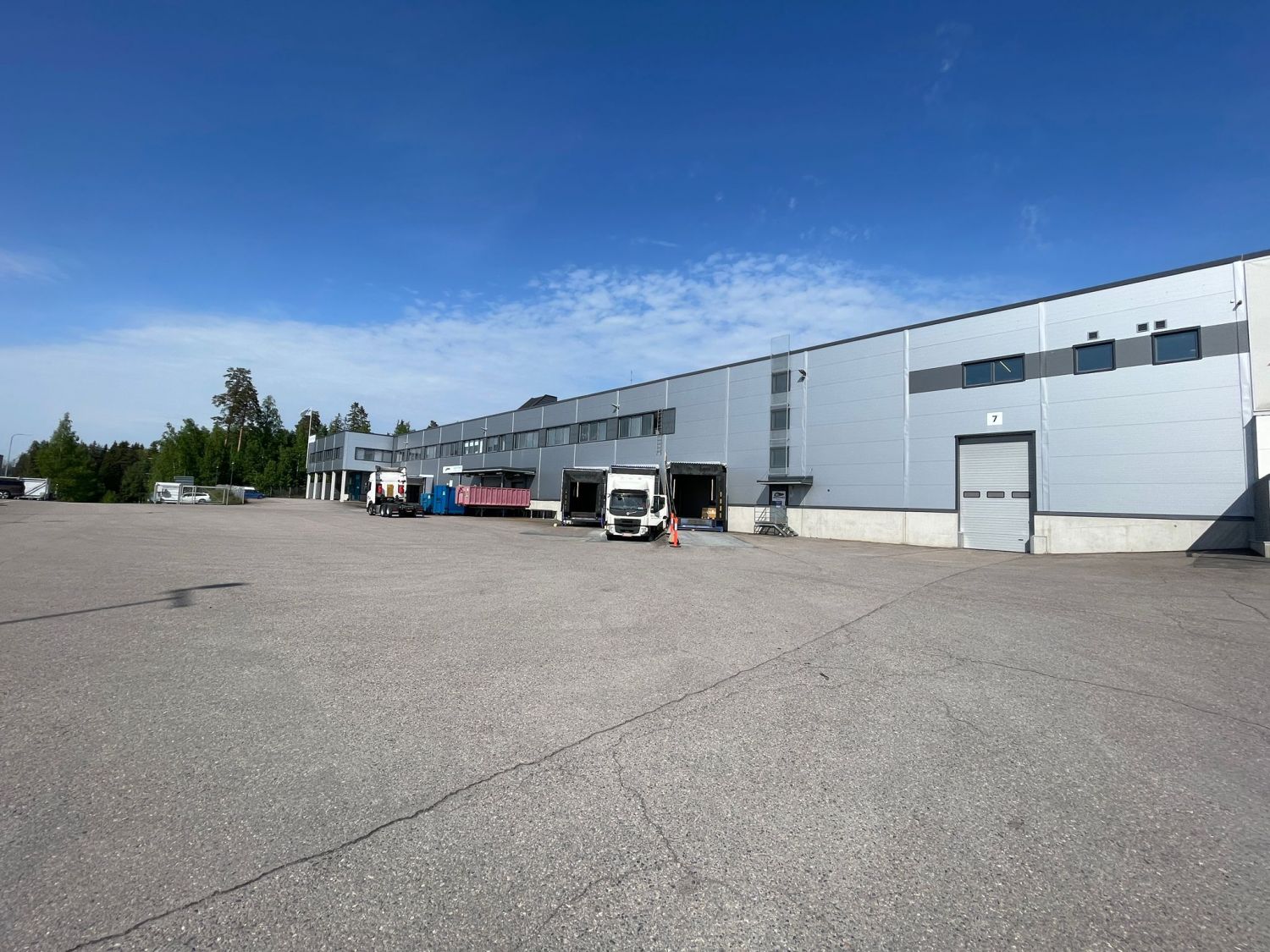 Erinomaisella sijainnilla olevasta logistiikkakiinteistöstä vuokrattavana +8m korkeaa lavahyllyvarastoa 540m2 (5 hyllyä ...