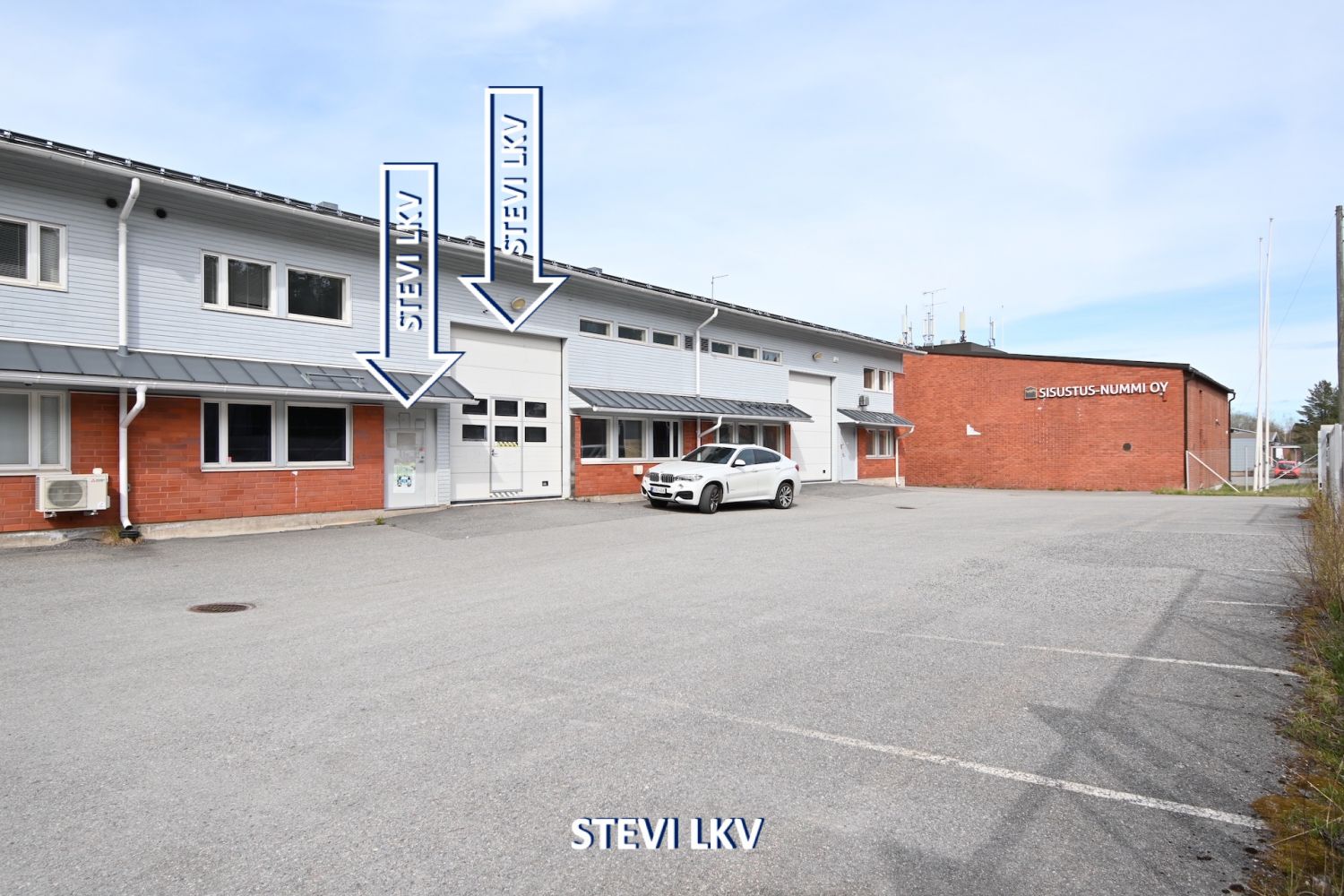Halli + toimisto 195m2 *Siisti *Katutaso & Näkyvä paikka