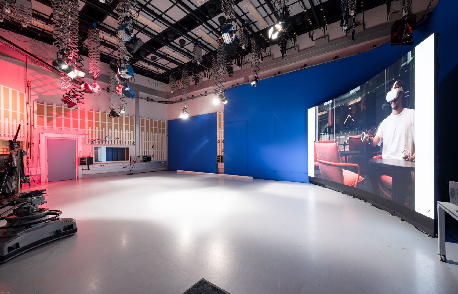 TV-Studio 6m korkea