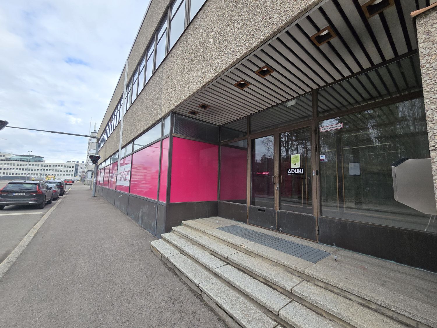 Sisäänkäynti