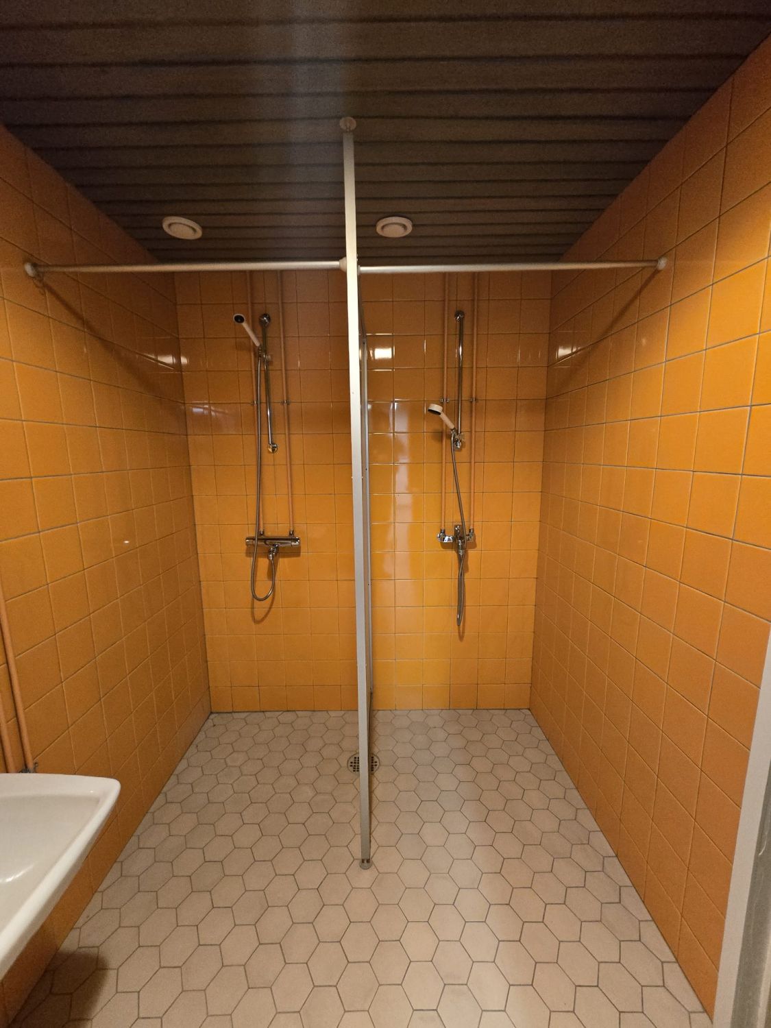 Toinen pesuhuone