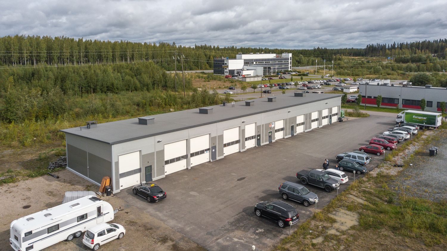 Toivalan vireältä yritysalueelta vapautumassa nykyaikainen ja siisti hallitila. Erinomainen sijainti moneen eri käyttöön...