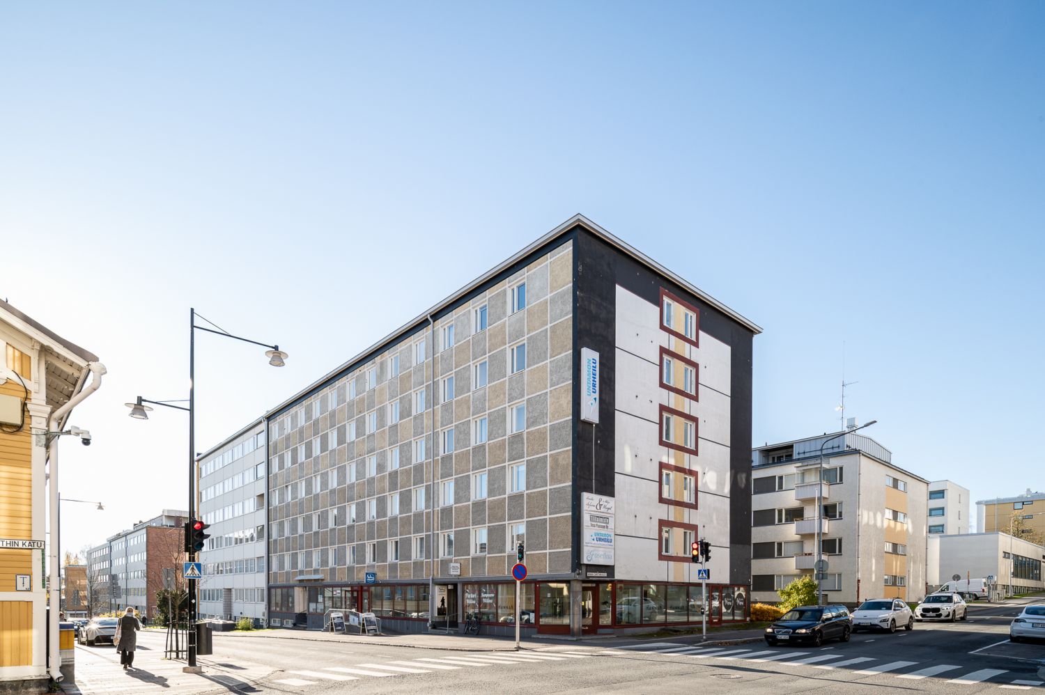 Katutason liiketila erinomaisella sijainnilla – Ydinkeskusta, KuopioHaapaniemenkadulla, aivan Kuopion ydinkeskustan tuntumassa, tarjolla selkeä ja toimiva 64 m²:n katutason liiketila yrittäjälle tai sijoittajalle. Tilan näkyvä sijainti ja hyvä saavutettavuus tukevat liiketoiminnan arkea ja asiakas...
