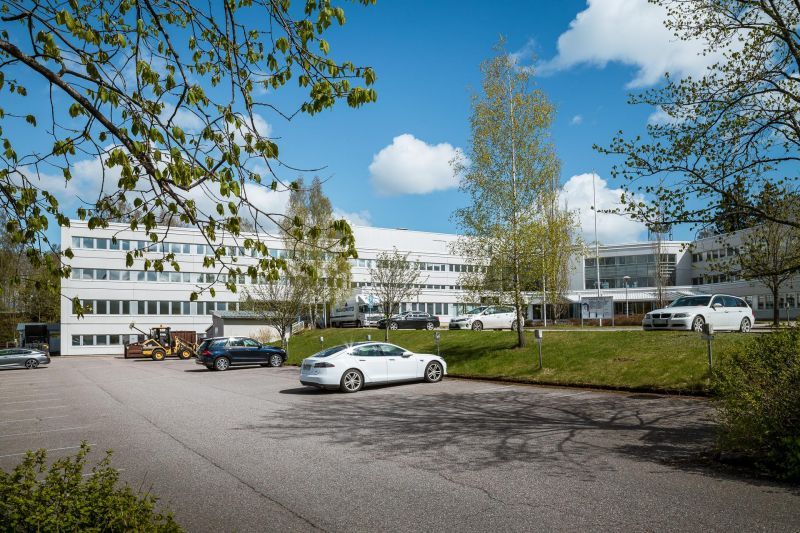 Siistiä, jäädytettyä toimistotilaa Espoon Niittykummussa