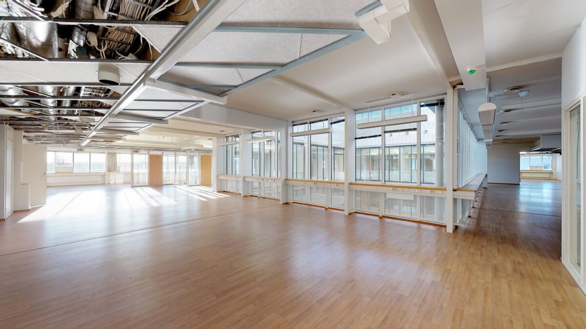 Toimistotilaa Konalassa teollisuuskiinteistön yhteydessä.

Tämä 386 m² toimisto sijaitsee kiinteistön 3. kerroksessa....