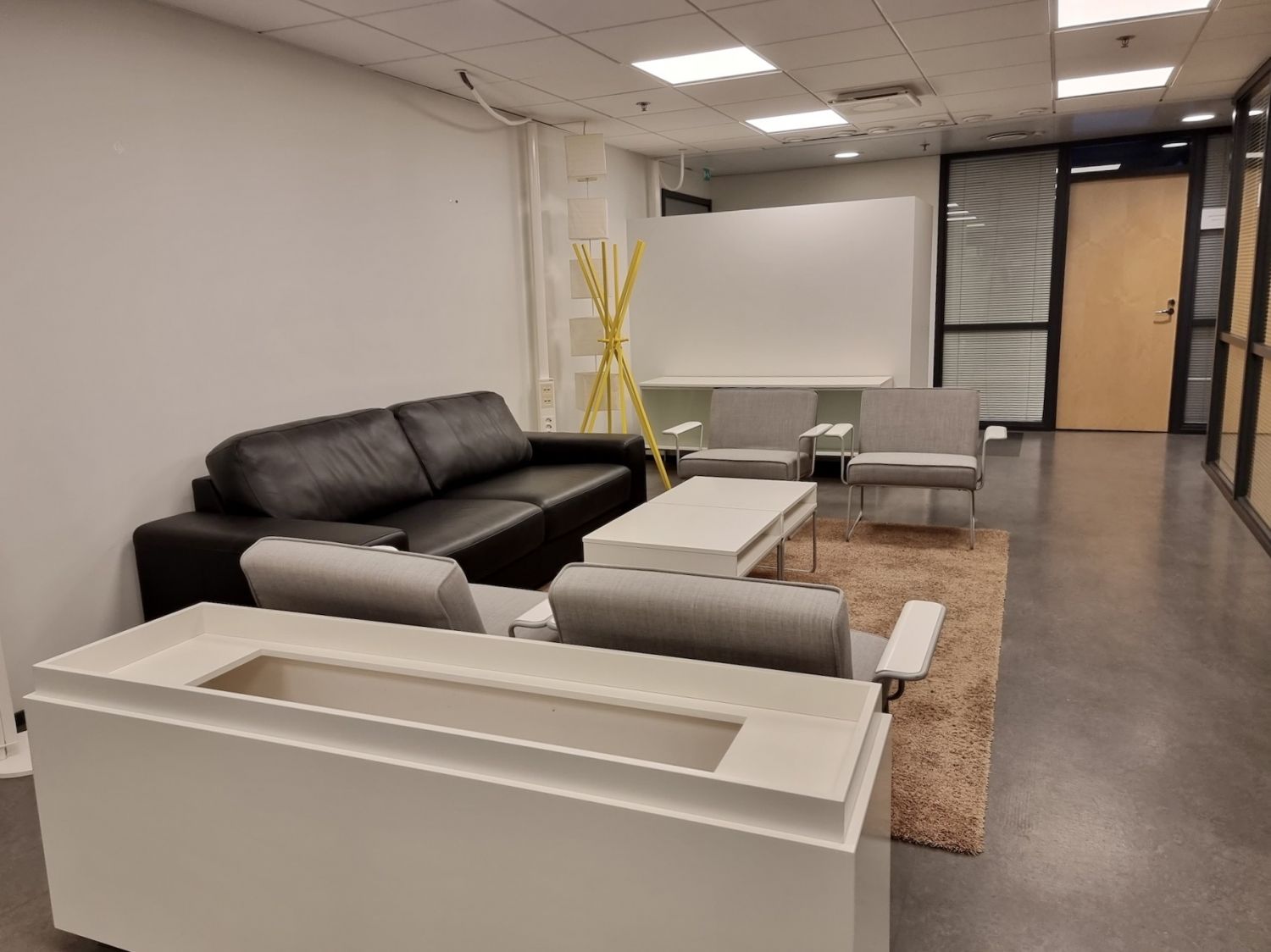 HItsaajankatu 22 3.krs pientoimistoalue2823.jpg
