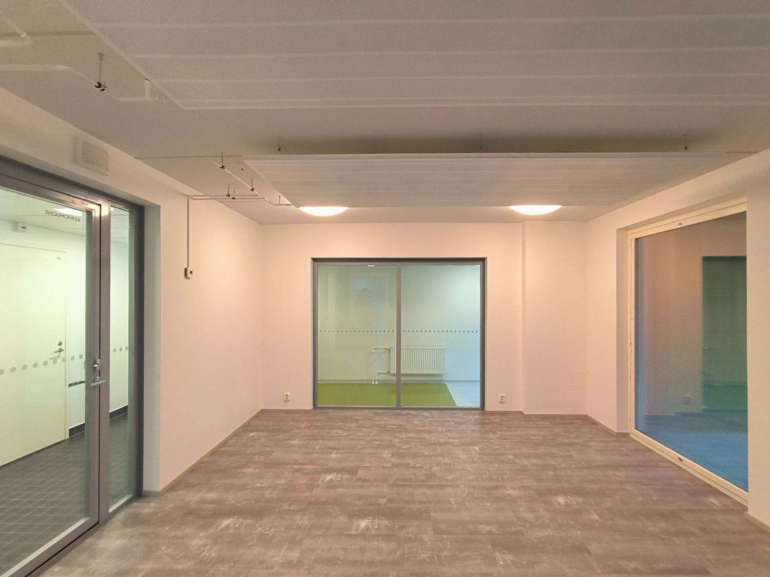 Vuokrattavana valoisa ja moderni liiketila Lentävänniemestä

Tarjolla siisti ja tehokaspohjainen 31 m² liiketila, joka s...