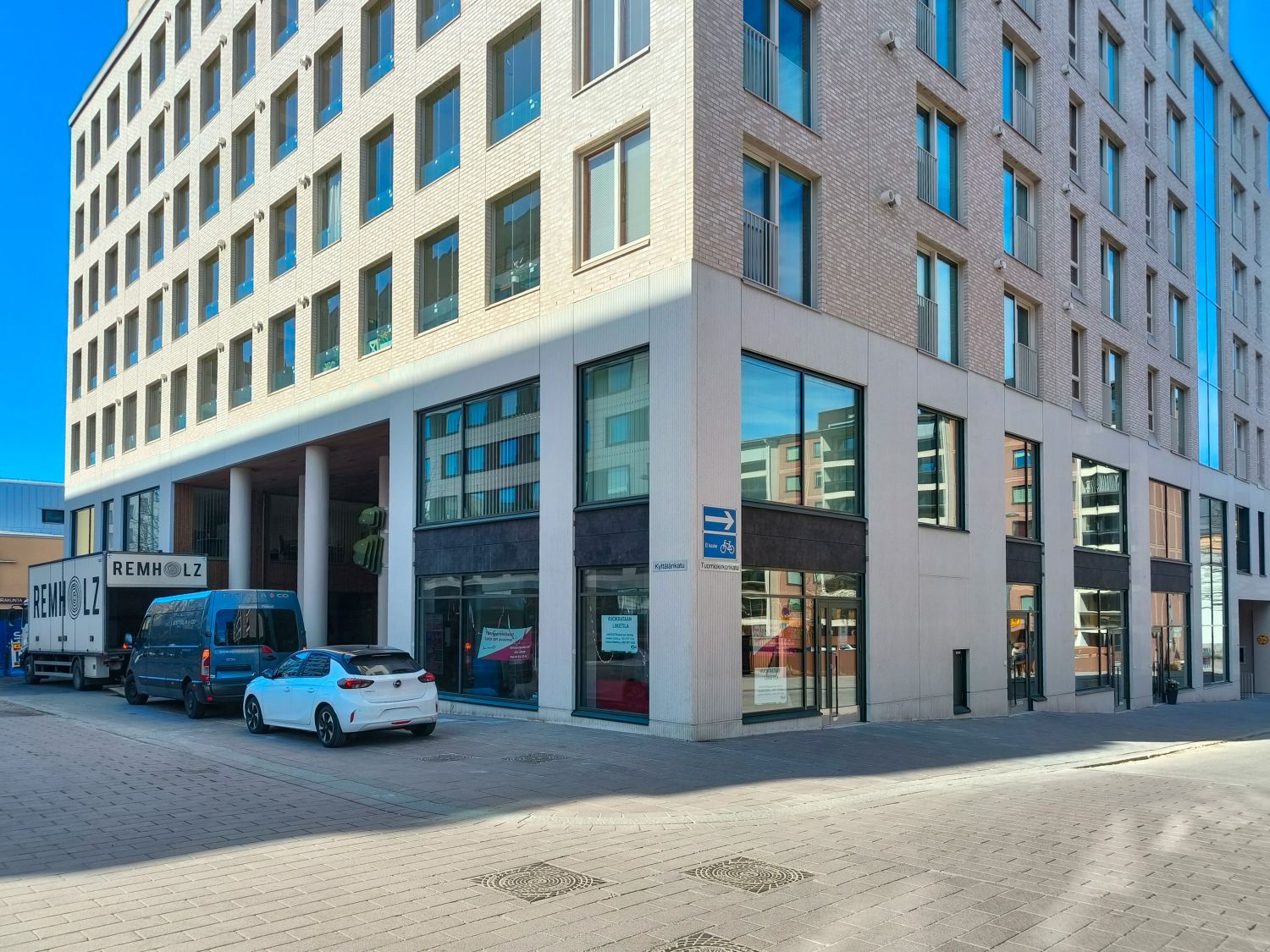 Vuokrataan upea uusi liiketila Tampereen ydinkeskustasta!

Tampereen paraatipaikalle, aivan Stockmannin viereen ja vain ...