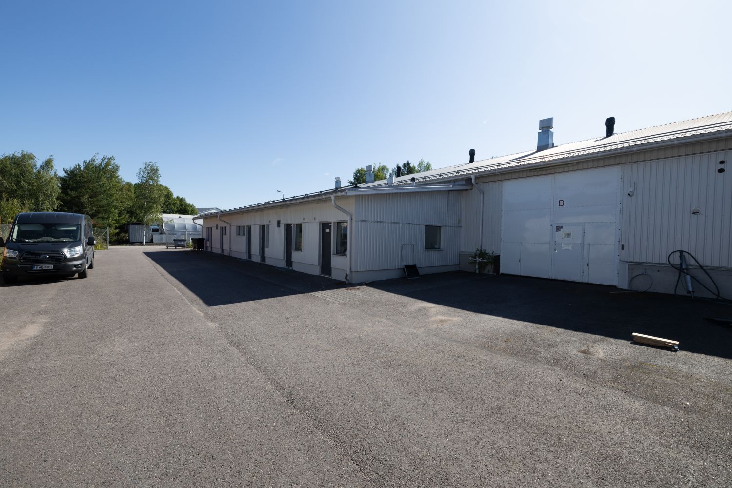 Vuokrattavana monipuolinen hallitila Järvenpäässä – 940 m²

Tarjolla vuokralle hyvin suunniteltu ja monikäyttöinen hal...