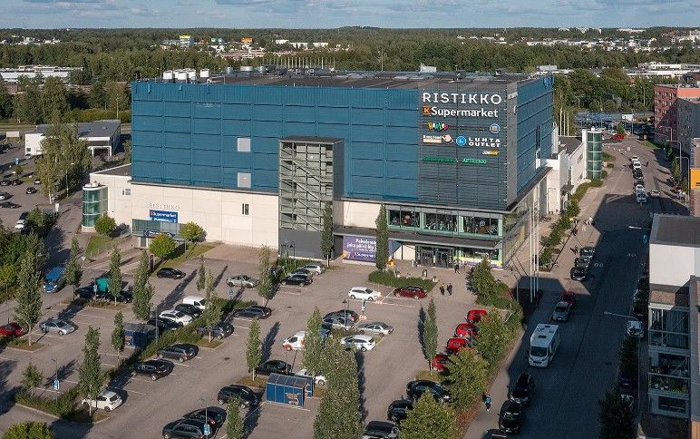 Vuokrattavana edustava liiketila kauppakeskus Ristikon toisessa kerroksessa, keskeisellä paikalla kirjaston ja Kierrätys...