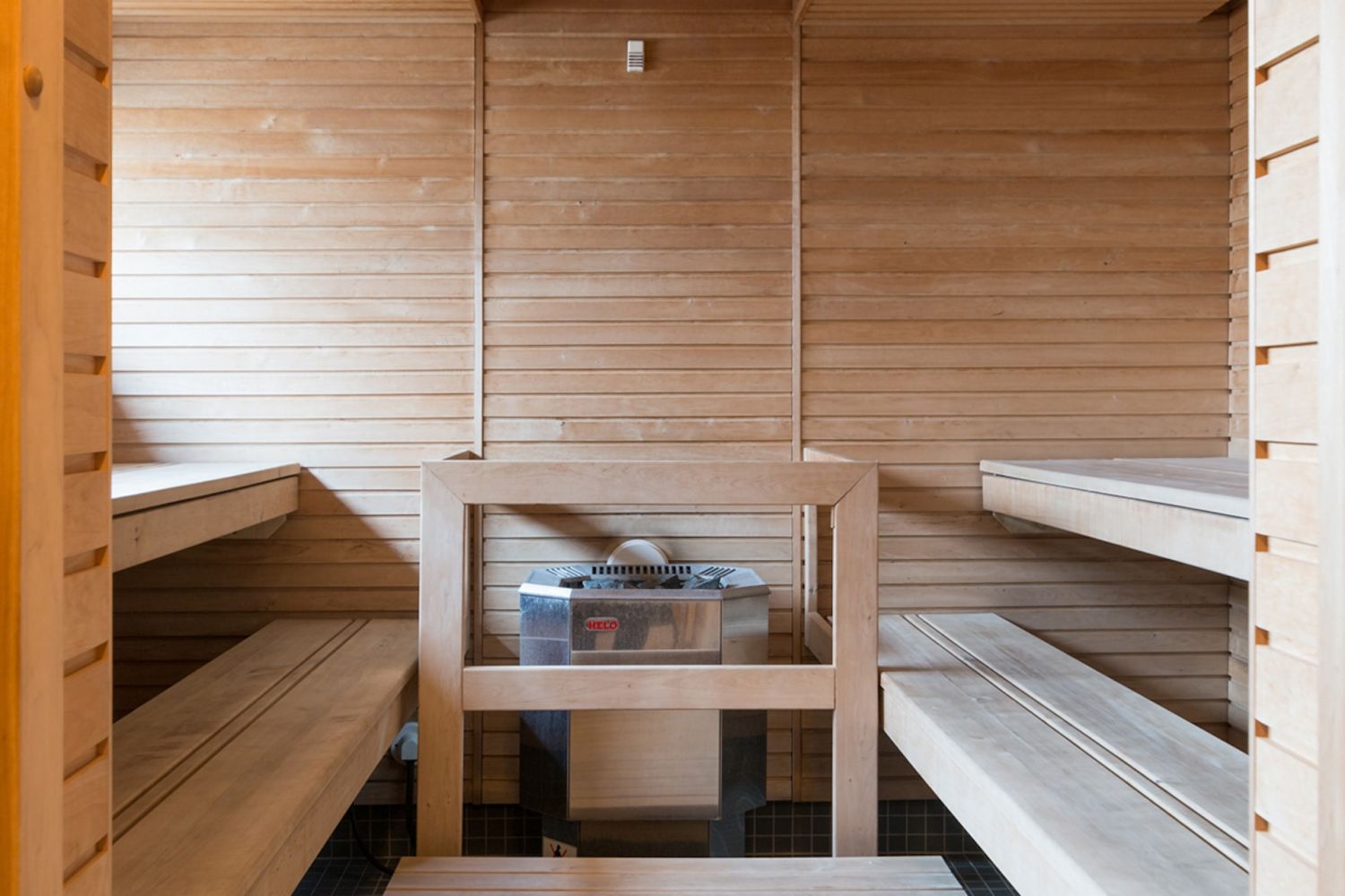 Linnoitustie-2a-Espoo-sauna-01br-S-Pankki.jpg