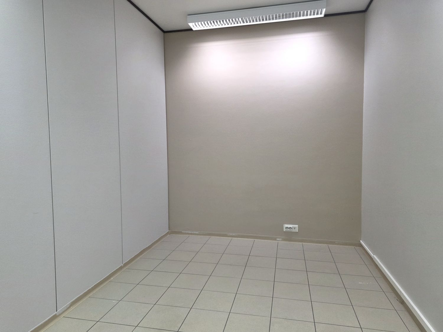 Takahuone tilassa ei ikkunoita