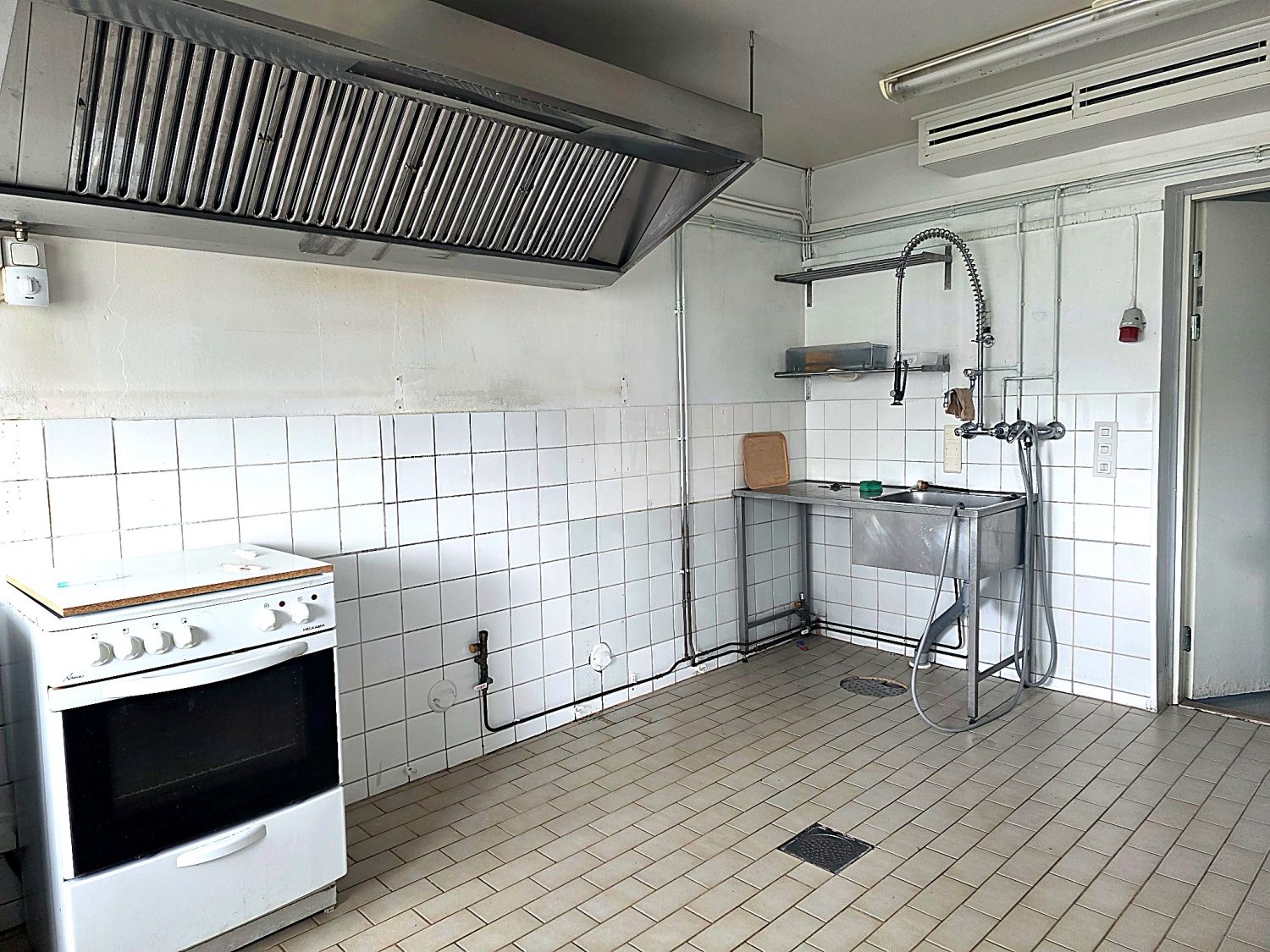 Keittiössä rasvahuuva
