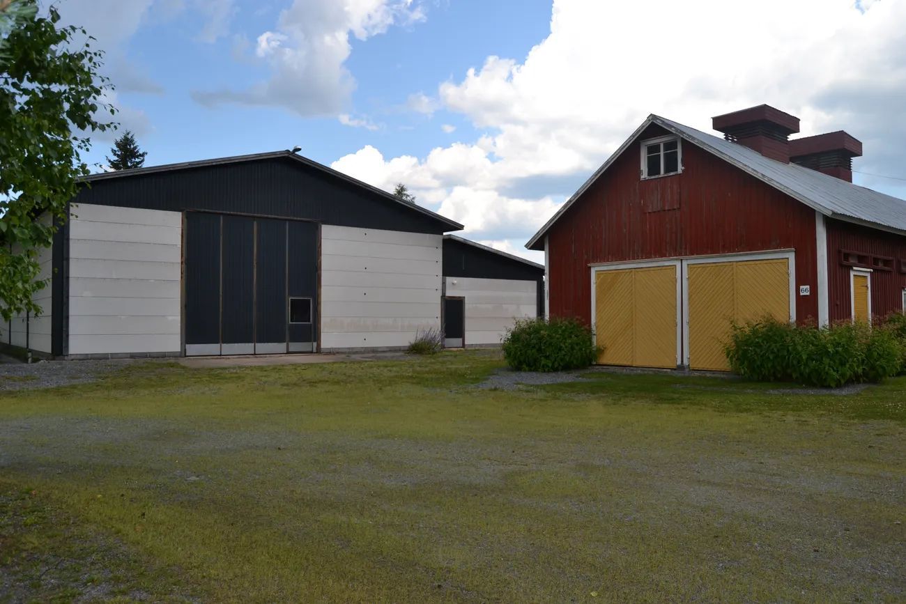 Myydään monien mahdollisuuksien kiinteistö, jolla sijaitsee mm. Siporex-halli (n. 450m2) + kyljessä oleva lämmin tila n....