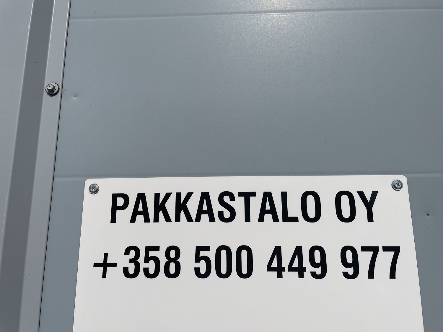 Pakkastalo Oy, Jokelan Läntinen teollisuusalueella, tarjoaa erinomaiset tilat +10 °C – –20 °C lämpötiloihin – juuri sinu...