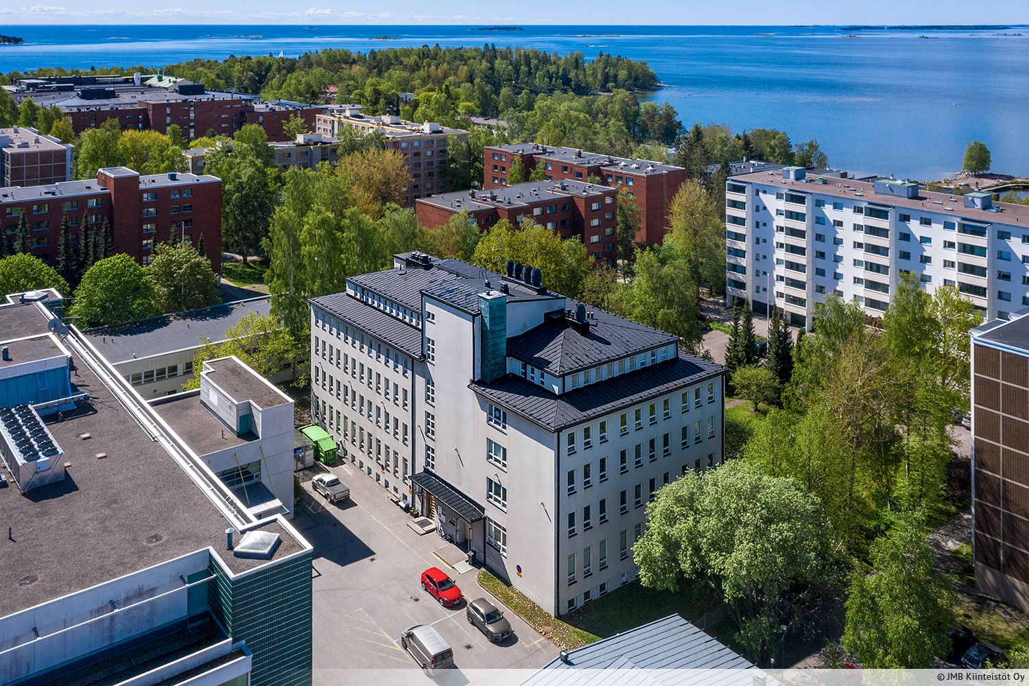 Vuokrattavissa hyvin toimiva 120 m² varastotila kellarikerroksessa Lauttasaaressa. Tämä kulunvalvottu ja ilmeeltään teollisuushenkinen toimitila sopii erinomaisesti yrityksen monipuolisiin varastointitarpeisiin. Tilaan on tavarahissiyhteys. Kiinteistö sijaitsee hyvien kulkuyhteyksien varrella ja läh...