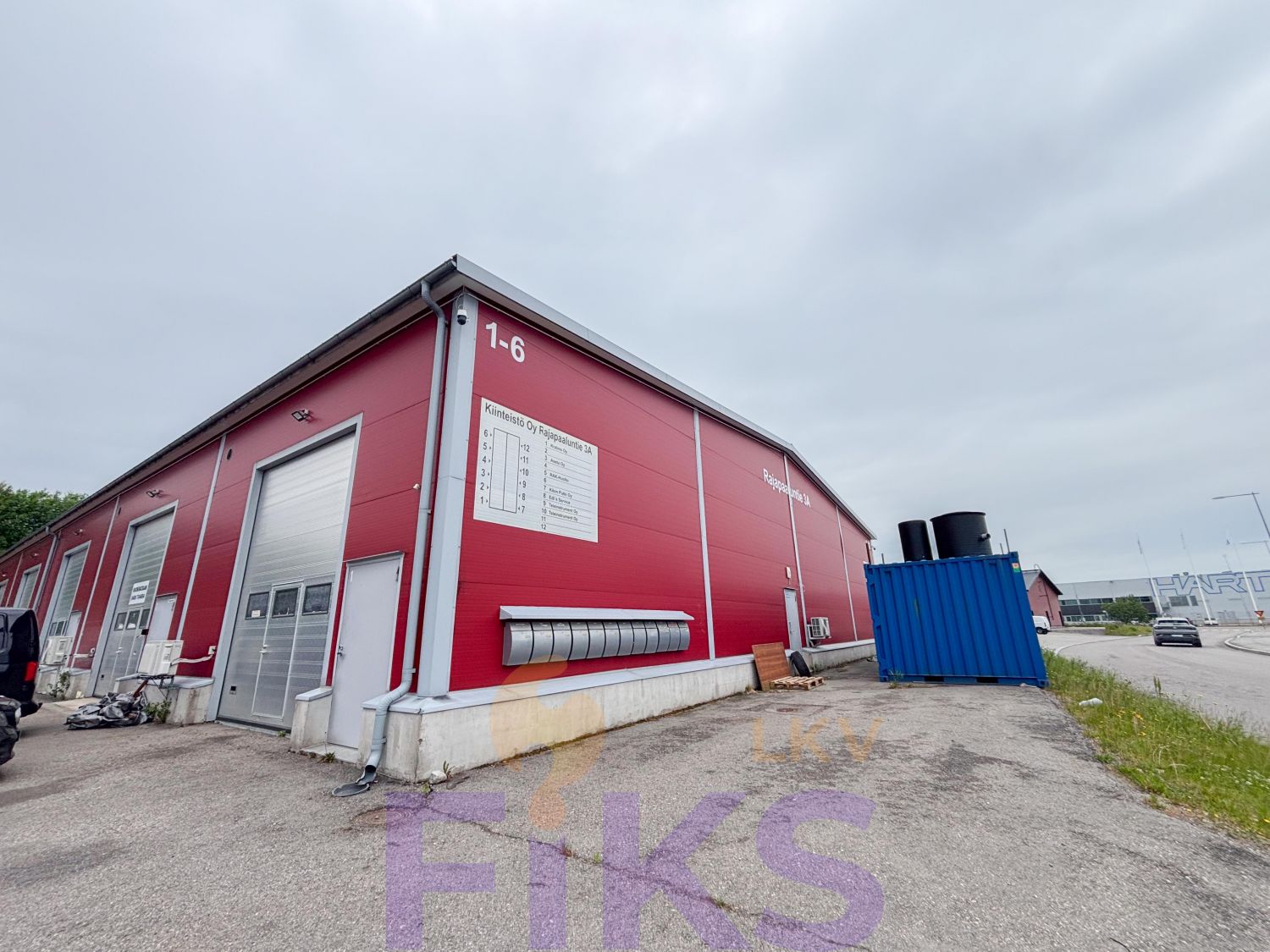 Vuokrattavana siistikuntoinen ja monikäyttöinen 95 m² hallitila erinomaisella sijainnilla Espoon Juvanmalmilla.