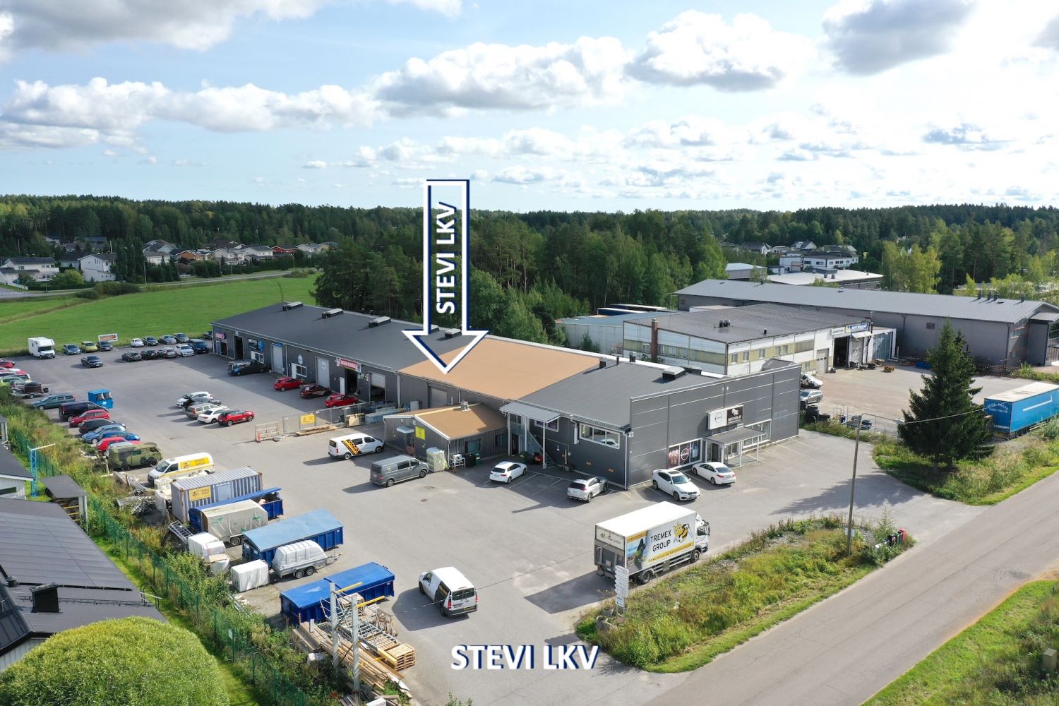 Hallitilaa 490m2 + 100m2 Toimistot *Krossi *Kysy lisää Stevi puh. 0400 999 900