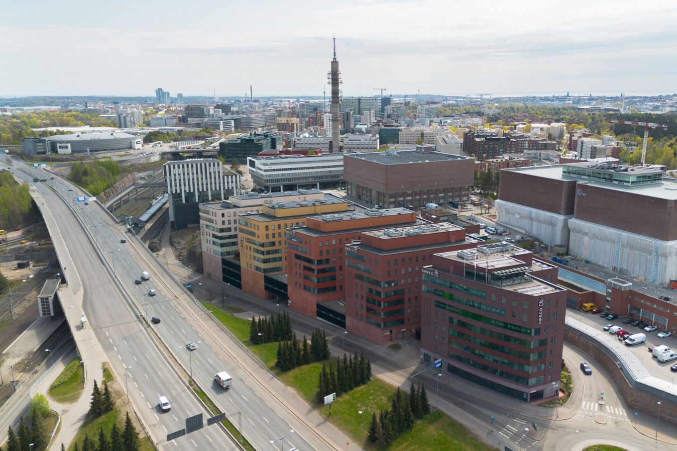 Tämä vuokrattava tila sijaitsee kiinteistön A-talon 5. ja 6. kerroksessa. Pohjaratkaisu mahdollistaa erilaisten työtiloj...