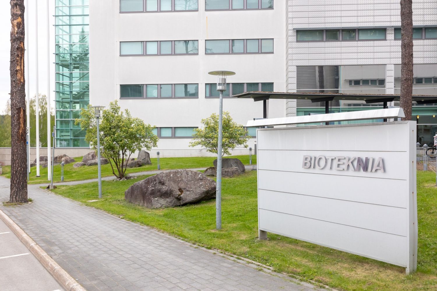 Laboratoriotilaa BiotekniallaVuokrattavana monipuolinen laboratoriotila Kuopion kampusalueella Bioteknia-rakennuksessa. Tämä 174,6 m²:n tila sijaitsee rakennuksen 4. kerroksessa tarjoten toimivat puitteet tutkimus- ja laboratoriokäyttöön. Kampuksen keskeinen sijainti sekä hyvät kulkuyhteydet tek...