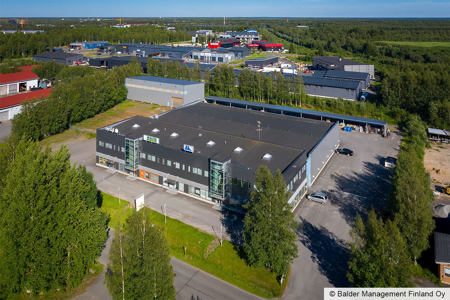 Oulun Veistämötie 8 toimitilakiinteistön ilmakuva.