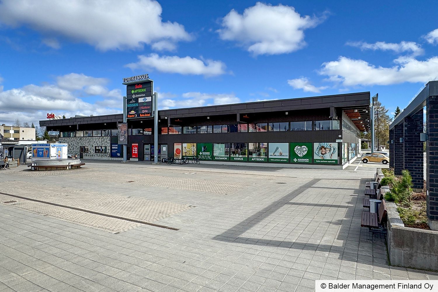 Vuokrataan valoisa katutason liiketila keskeisellä paikalla Kuusamon keskustassa. Tämä tila sopii erinomaisesti niin ravintola- kuin myymäläkäyttöön. Tilassa on avonaisen asiakastilan lisäksi hyvin varusteltu taukotila, jossa keittiö ja wc. Ota yhteyttä ja kysy lisätietoja!Tilan ominaisuudet  sovelt...