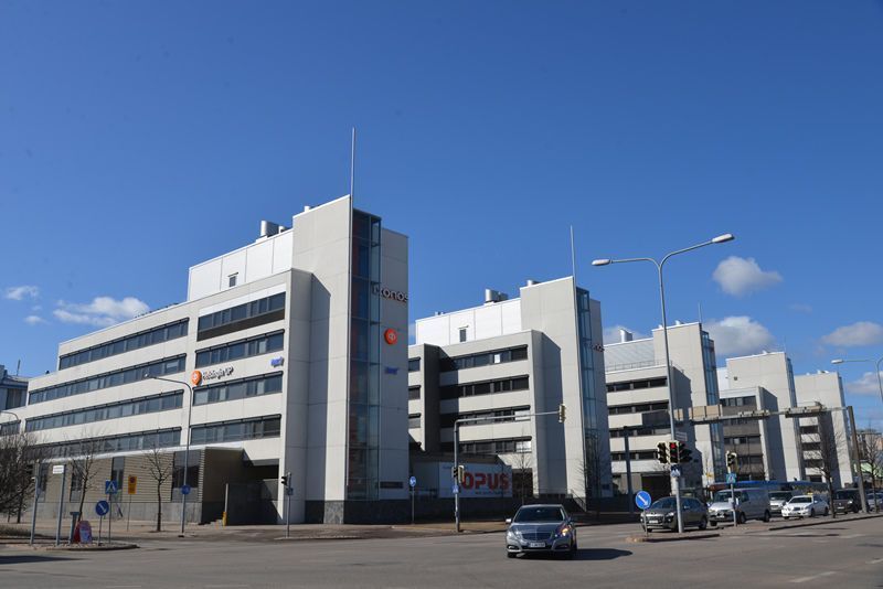 Opus Business Parkissa vuokrattavana edustava, muuttovalmis toimistotila kiinteistön ensimmäisessä kerroksessa. Tässä va...