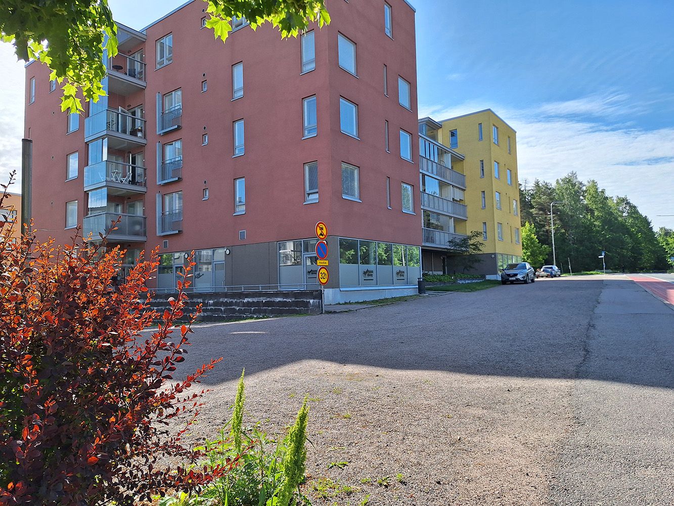Myydään liiketila hyvällä sijainnilla Helsingin Konalassa!