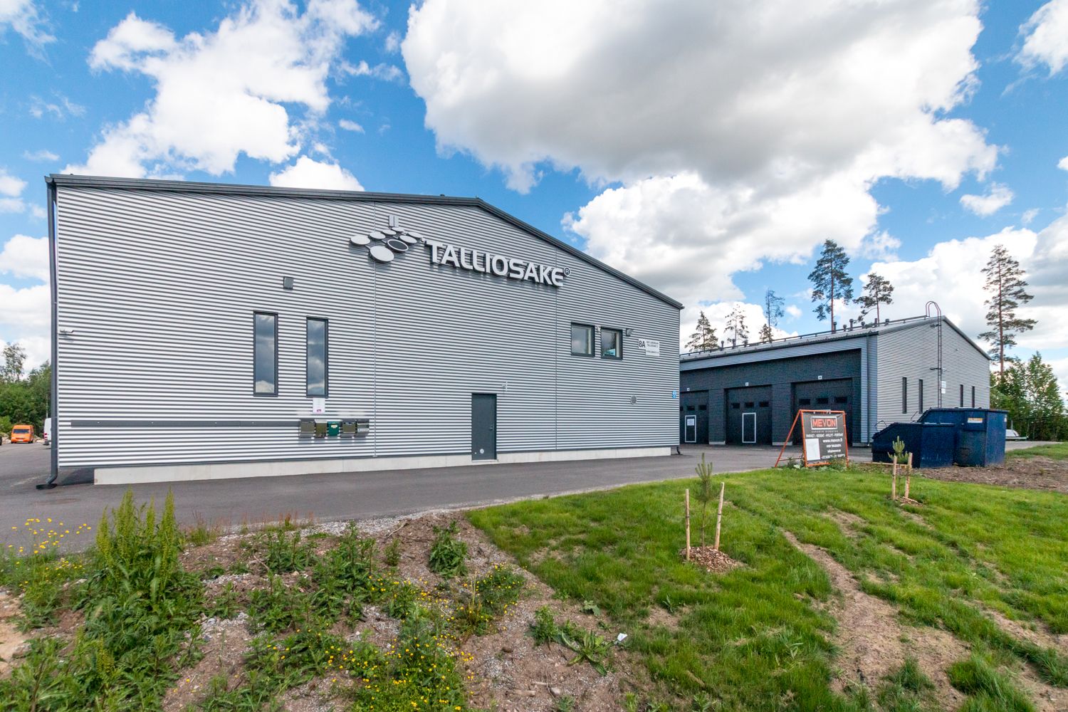 Julkisivu