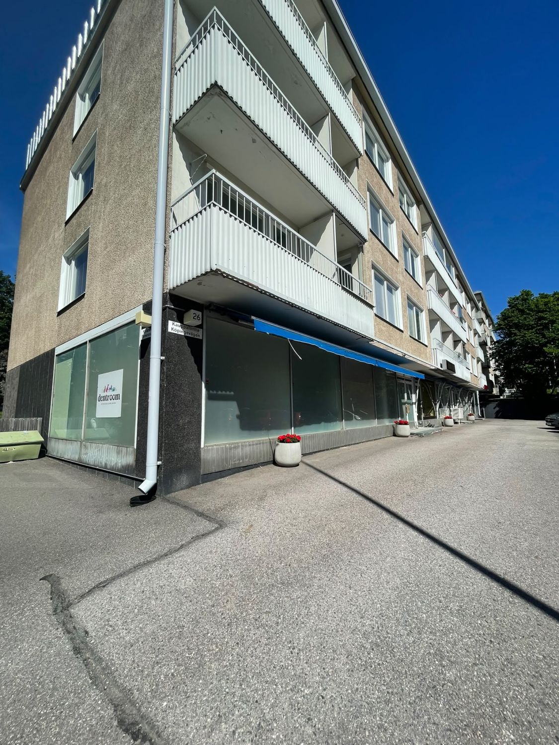 Monikäyttöinen 131,5 m² liiketila näkyvällä paikalla Etelä-Haagassa.