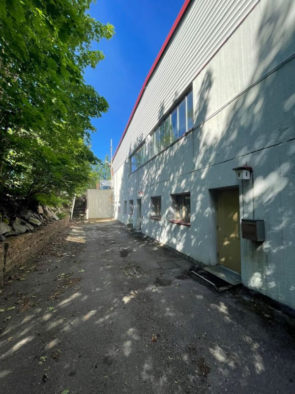 Rauhallinen 90 m² toimistotila vuokrattavissa
