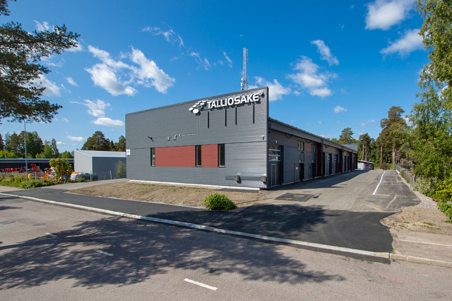 Julkisivu