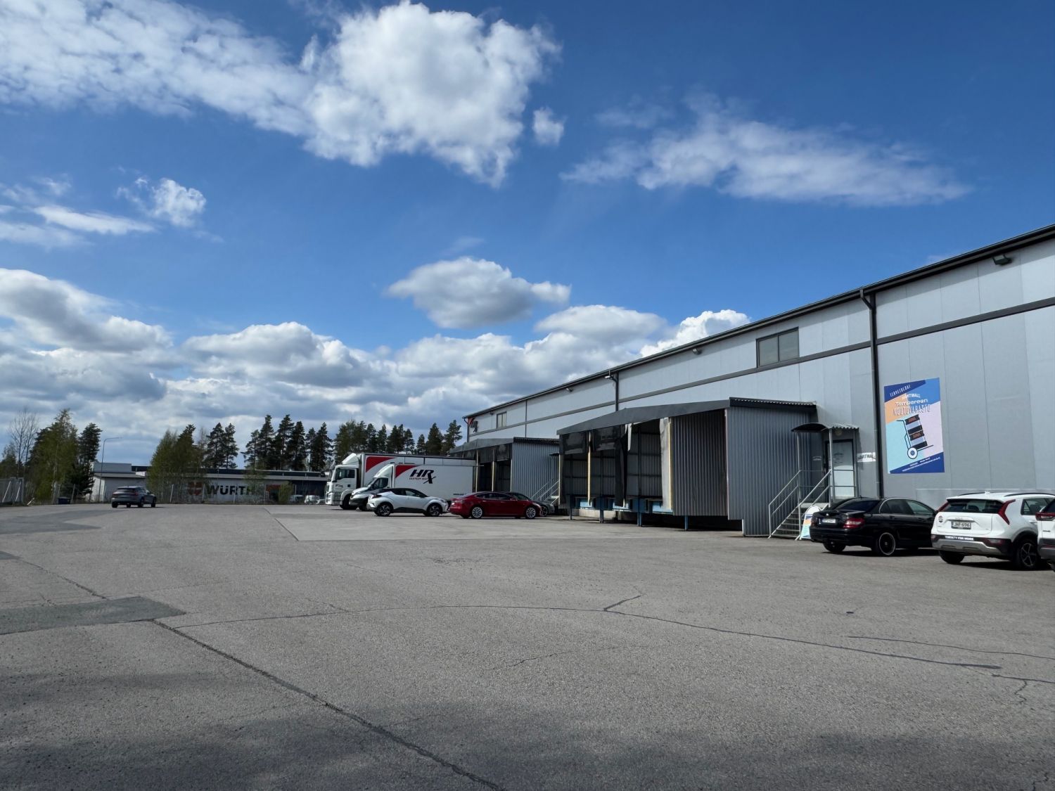 Vuokrattavana 622 m² logistiikkatila, Lentolantie 32, Kangasala

Tarjolla hyväkuntoinen ja toimiva 622m² logistiikkatila...