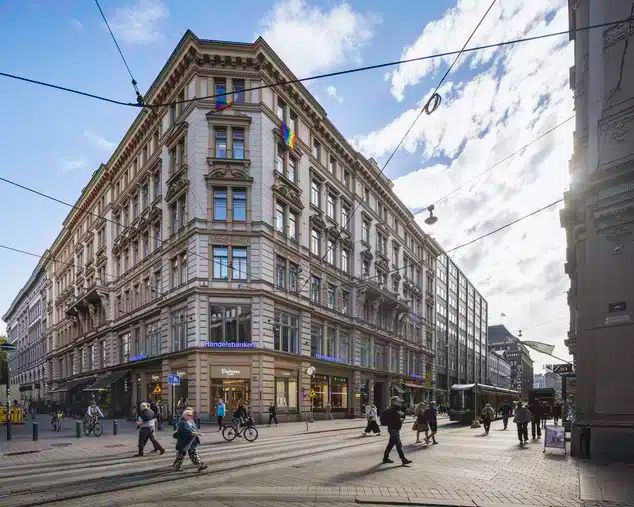 Siisti 178 m² toimisto vuonna 1892 rakennetun arvokiinteistön toisessa kerroksessa.